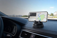 Soporte magnetico LISEN 360 instalado en el tablero de un auto, sosteniendo un celular con GPS